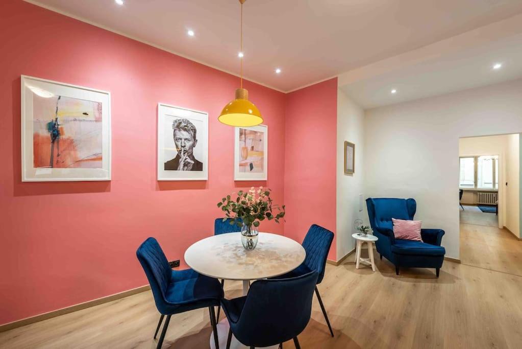 Apartamento Colourful Modern Flat / Balcony / Charles Bridge Praga