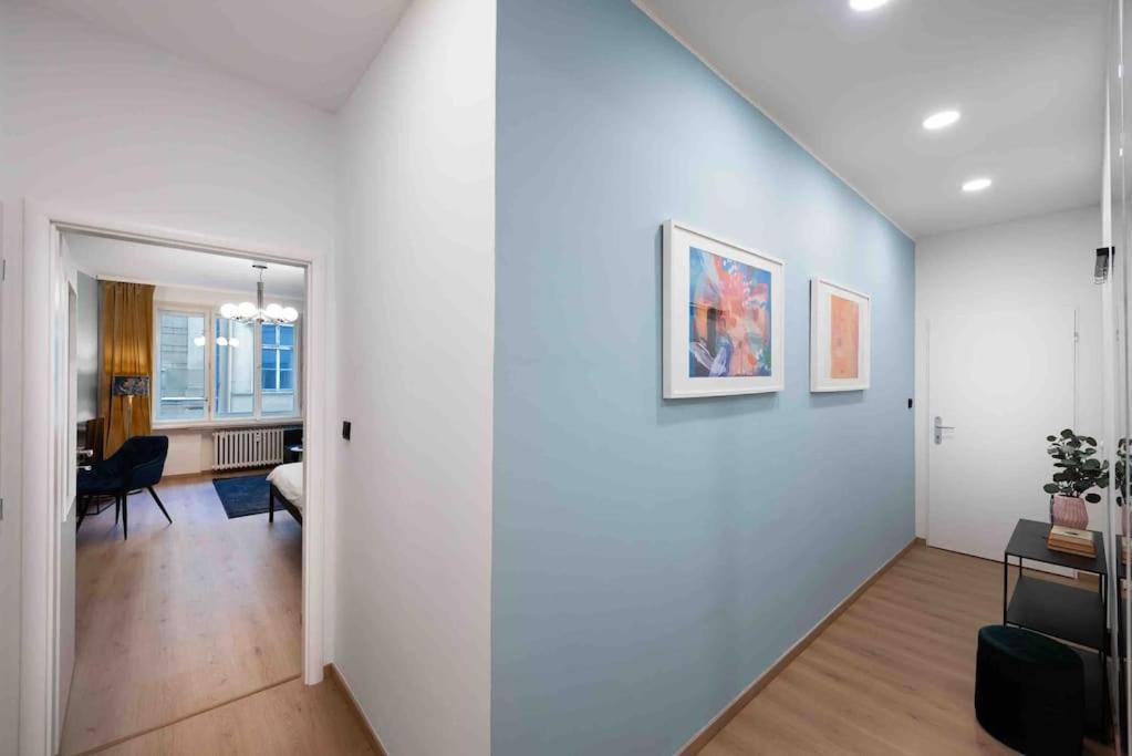 Apartamento Colourful Modern Flat / Balcony / Charles Bridge